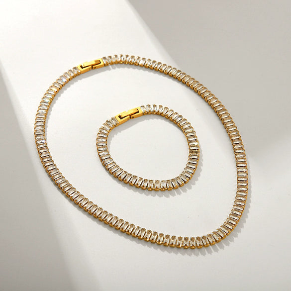 Women's Stainless Steel Clavicle Chain Jewelry With Inlaid Zircon And Geometric Pattern