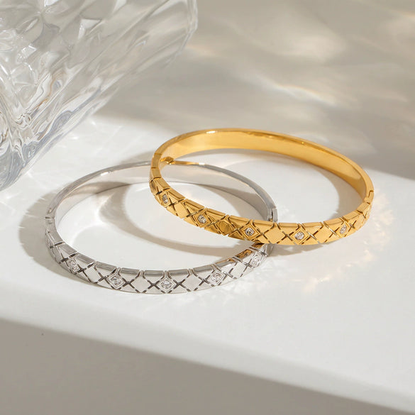 Women's Stainless Steel Diamond Pattern Bracelet With Zircon Inlay Minimalist Design And Vacuum Electroplated Finish