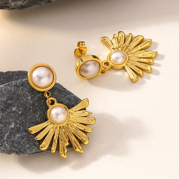 Women's Stainless Steel Flower Pearl Stud Earrings Fan Shaped Floral Earrings With Electroplated Fashion Style