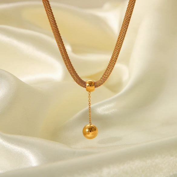 Women's Stainless Steel Geometric Ball Pendant Necklace With Electroplating Fashion Light Luxury Jewelry