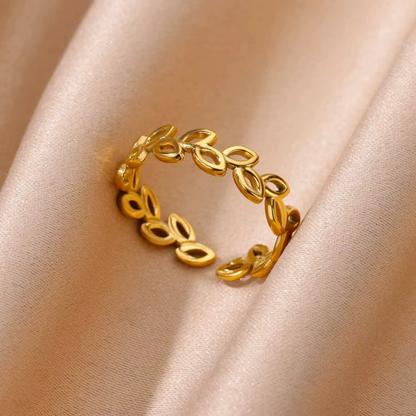Women's Stainless Steel Geometric Butterfly Open Leaf Snake Retro Popular Ring With Electroplating