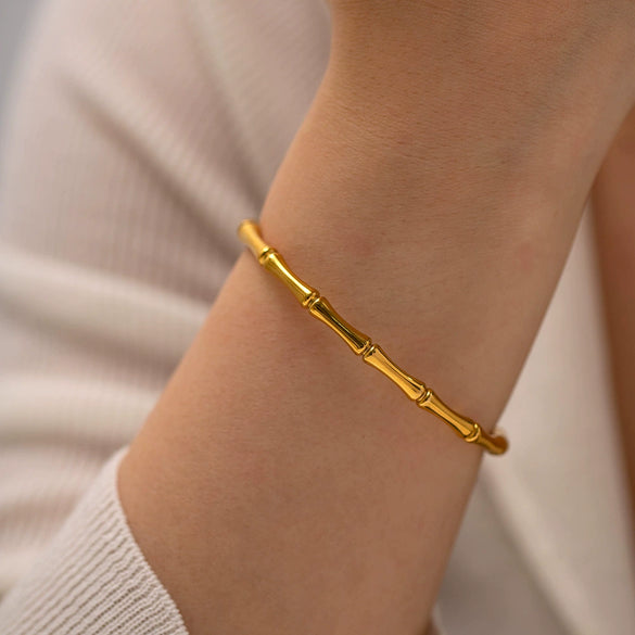 Women's Stainless Steel Geometric Electroplated Closed Bracelet
