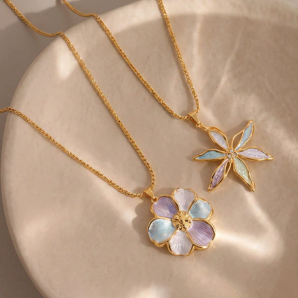 Women's Stainless Steel Geometric Flower Pendant Necklace With Rhinestone Details And 18K Gold Plated Finish