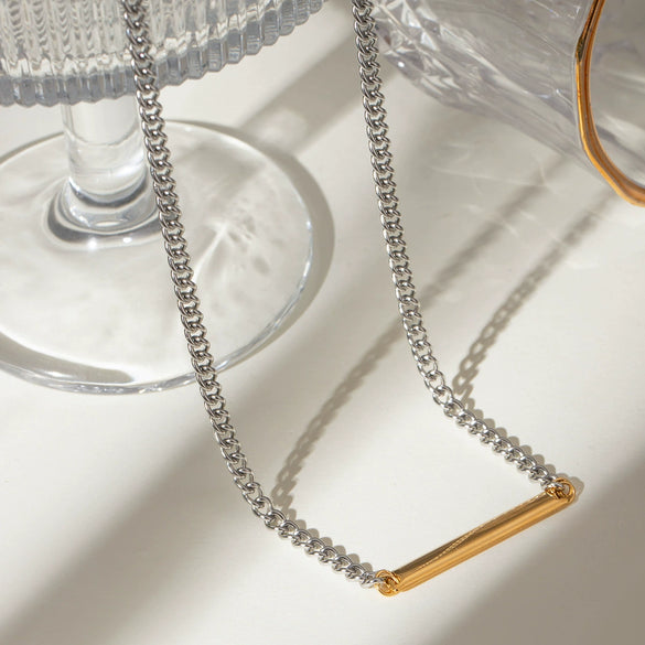 Women's Stainless Steel Geometric Square Pendant Necklace With Electroplating Color Matching And Quiet Design Sense