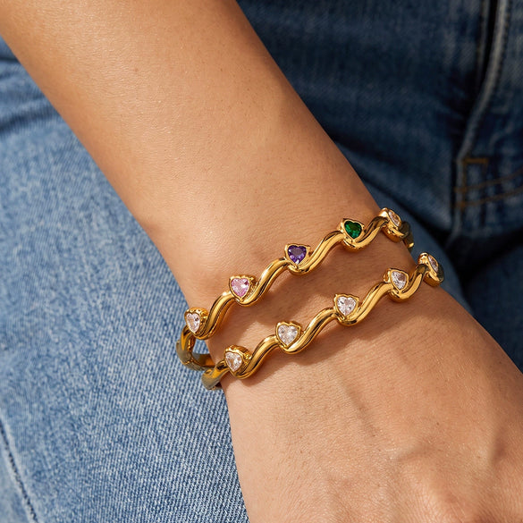 Women’s Stainless Steel Heart Pattern Bracelet With Zircon Accents And Gold Plated Finish Simple Elegant Design