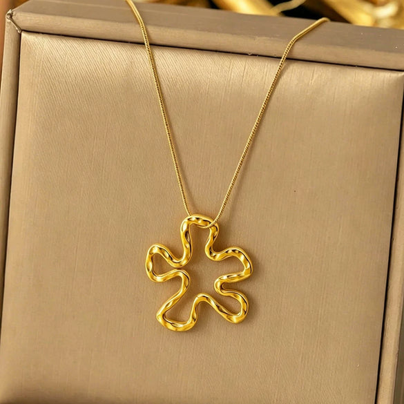 Women's Stainless Steel Hollow Geometric Flower Necklace With Irregular Floral Pendant And O Chain Electroplated Light Luxury Style
