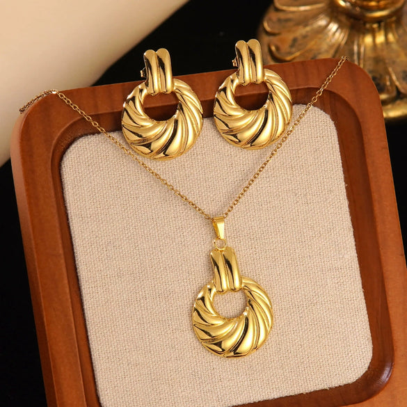 Women's Stainless Steel Jewelry Set With Flower Peach Heart Bow Earrings And Necklace Butterfly Dragonfly Insect Pattern Electroplated