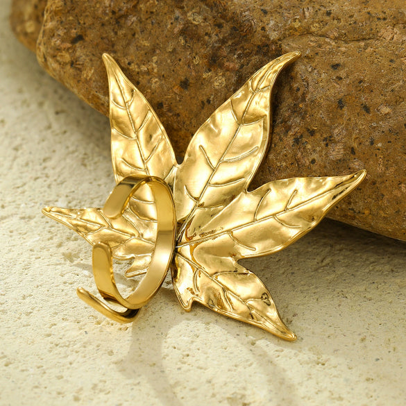 Women's Stainless Steel Maple Leaf Vintage Ring With Electroplating