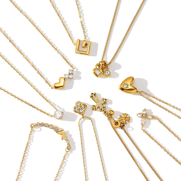 Women's Stainless Steel Necklace With Zircon Inlaid Heart Geometric Pendant 18K Gold Vacuum Plated Regular Clavicle Chain
