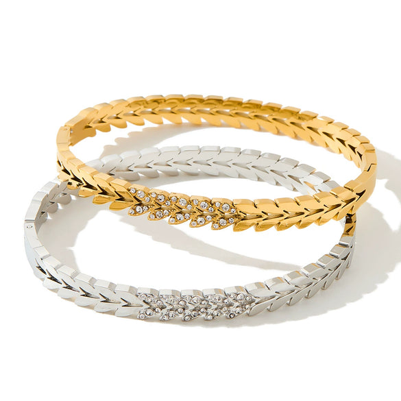 Women's Stainless Steel Rhinestone Bracelet With Elegant Plated Design And Versatile Fashion Style