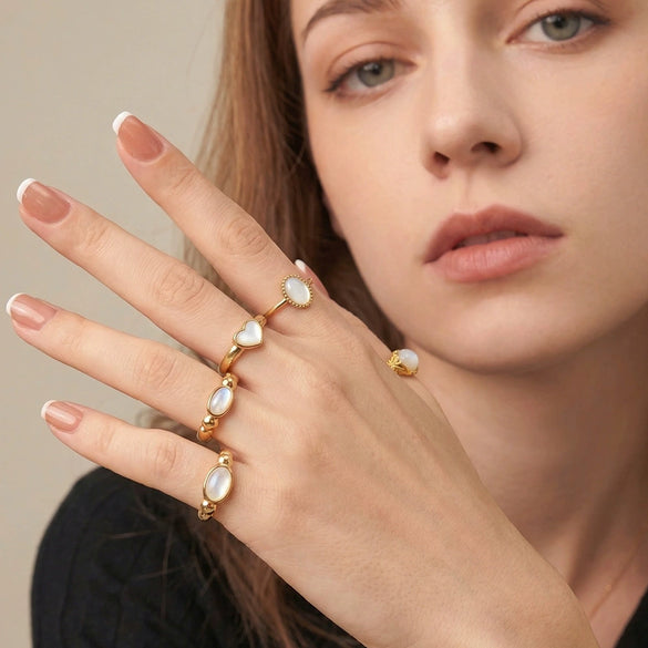 Women's Stainless Steel Ring With Cat's Eye Stone Heart Design Zircon Inlay And 18K Vacuum Electroplated Finish