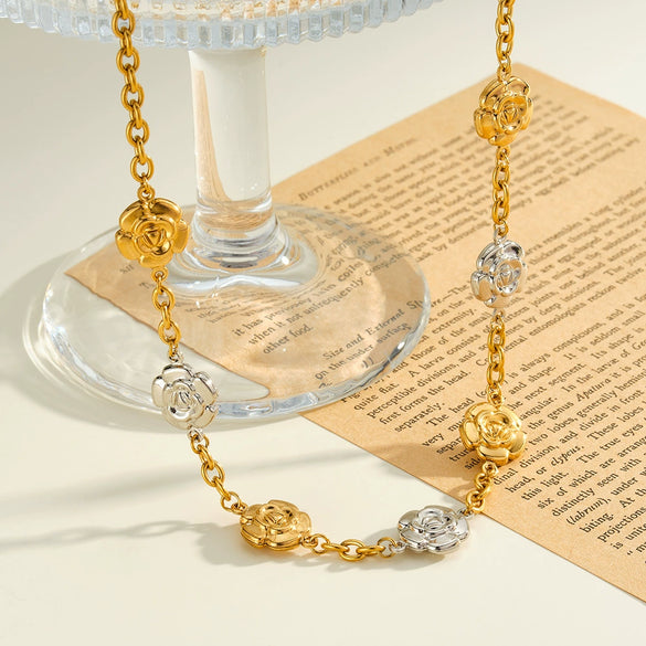 Women's Stainless Steel Rose Flower Geometric Necklace With 18K Vacuum Plating And Regular Chain Simple Versatile Fashion Jewelry
