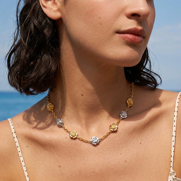 Women's Stainless Steel Rose Flower Geometric Necklace With 18K Vacuum Plating And Regular Chain Simple Versatile Fashion Jewelry