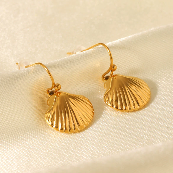 Women's Stainless Steel Shell Earrings With 18K Goldplated Ear Hooks Geometric Pattern Electroplating Minimalist Style