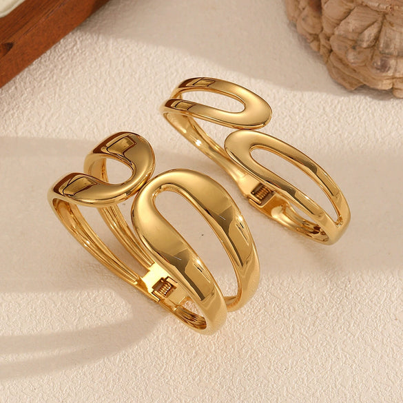 Women's Stainless Steel Spring Open Bracelet With Exaggerated Stylish Wide Surface And Geometric Design 18K Goldplated