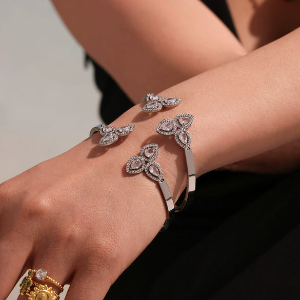 Women's Stainless Steel Zircon Ferris Wheel Water Drop Petals Open Bracelet Pvd Vacuum Gold Plated Electroplated Fashion Plants Flowers Style