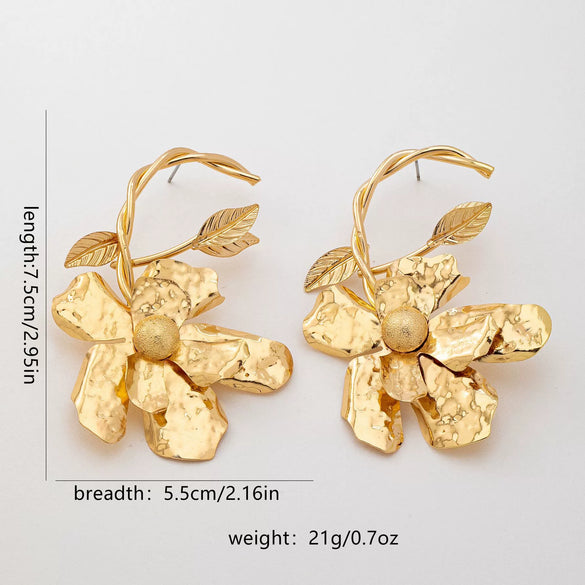 Women's Statement Floral Hammered Metal Earrings Electroplated Ferroalloy Flower Design With Stainless Steel Ear Posts For Wholesale