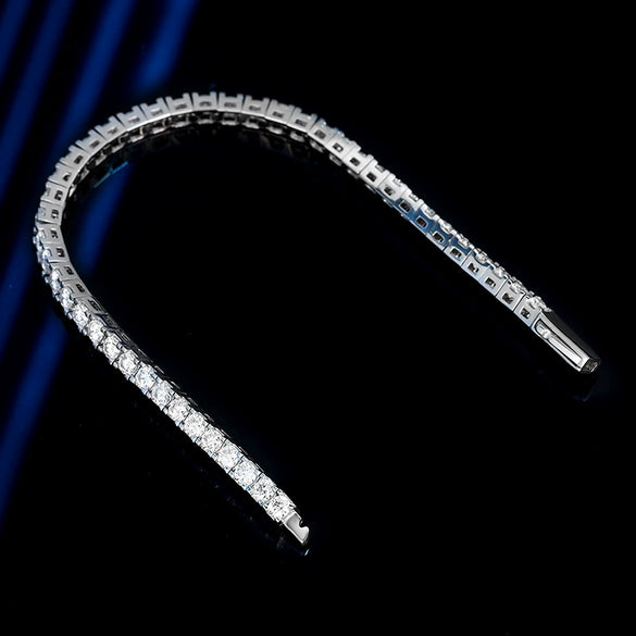 Women's Sterling Silver Moissanite Tennis Chain Bracelet With Spring Buckle Design And Geometric Style