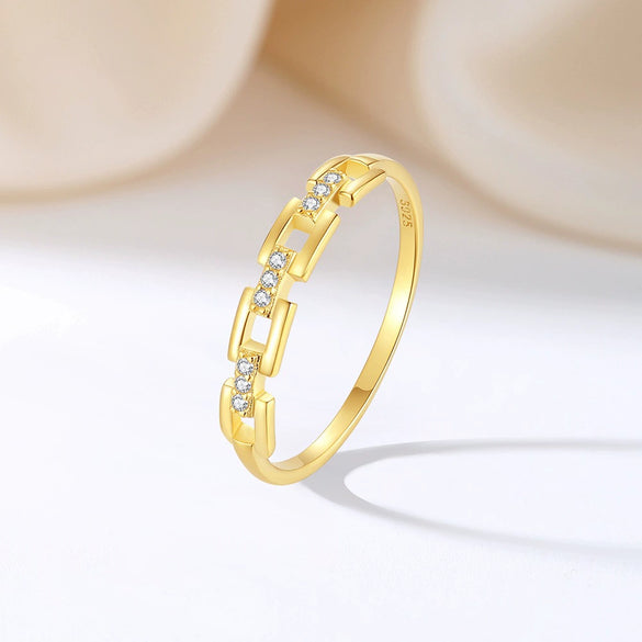 Women's 925 Sterling Silver Plain Ring With Simple Style And Set With Diamonds
