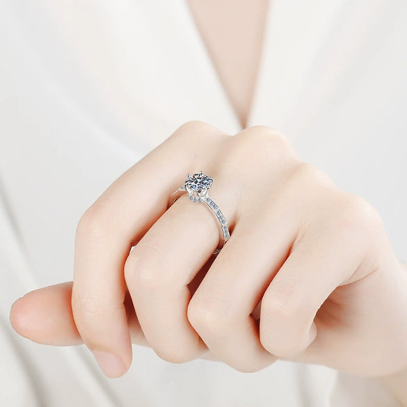 Women's 925 Sterling Silver Snake Bone Ring Light Luxury Style With Animals Pattern And Goldplated Moissanite