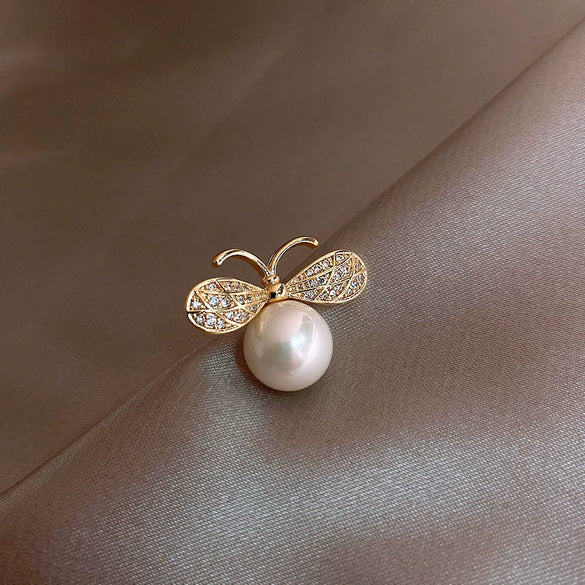 Women's Summer Alloy Brooch With Natural Style And Flower Design Electroplated
