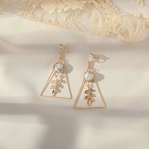 Women's Sweet Geometric Ear Clip Earrings Alloy Silver Plated Gold Plated Simple Long Electroplated Ear Jewelry