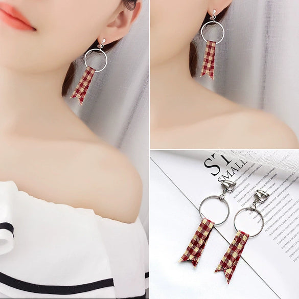 Women's Sweet Geometric Ear Clip Earrings Alloy Silver Plated Gold Plated Simple Long Electroplated Ear Jewelry