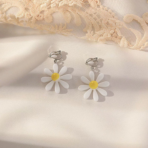 Women's Sweet Geometric Ear Clip Earrings Alloy Silver Plated Gold Plated Simple Long Electroplated Ear Jewelry