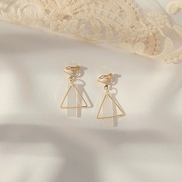 Women's Sweet Geometric Ear Clip Earrings Alloy Silver Plated Gold Plated Simple Long Electroplated Ear Jewelry