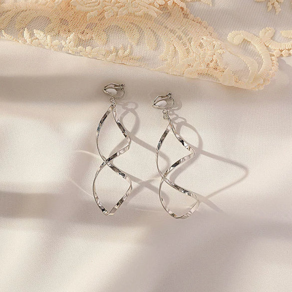 Women's Sweet Geometric Ear Clip Earrings Alloy Silver Plated Gold Plated Simple Long Electroplated Ear Jewelry