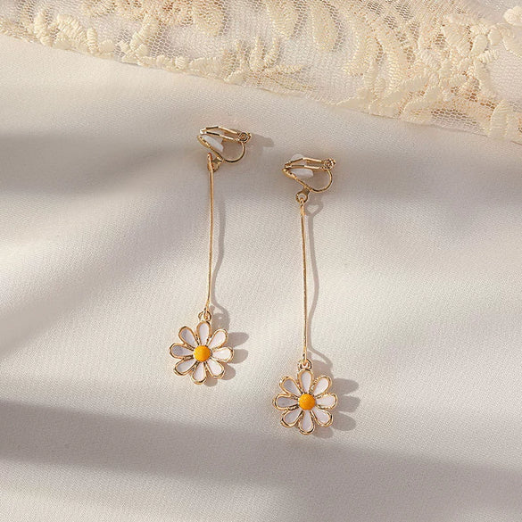 Women's Sweet Geometric Ear Clip Earrings Alloy Silver Plated Gold Plated Simple Long Electroplated Ear Jewelry