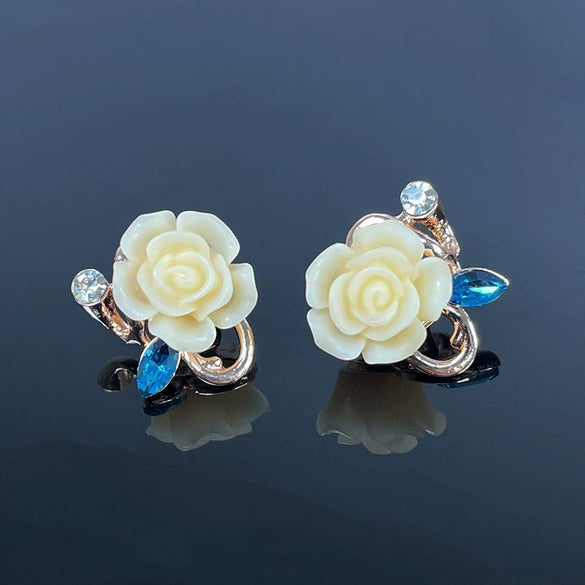 Women's Sweet Geometric Ear Clip Earrings Alloy Silver Plated Gold Plated Simple Long Electroplated Ear Jewelry