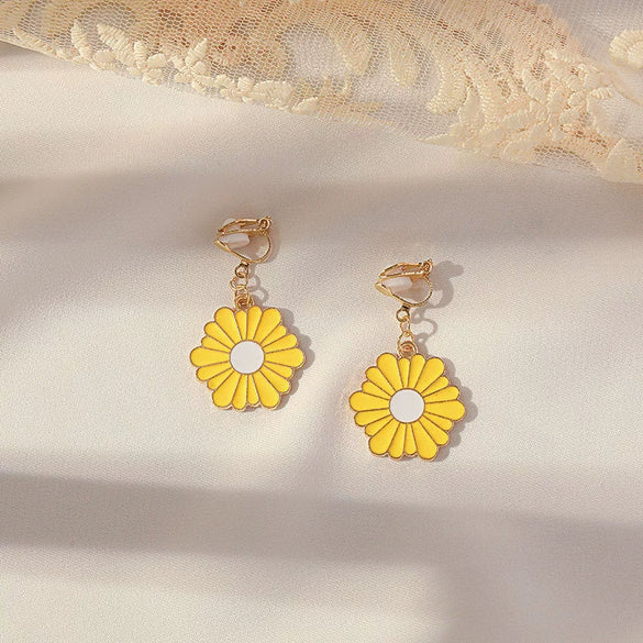 Women's Sweet Geometric Ear Clip Earrings Alloy Silver Plated Gold Plated Simple Long Electroplated Ear Jewelry