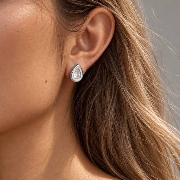 Women's Teardrop Geometric Zircon Earrings In Stainless Steel With Titanium Steel Posts And Pvd Gold Plating