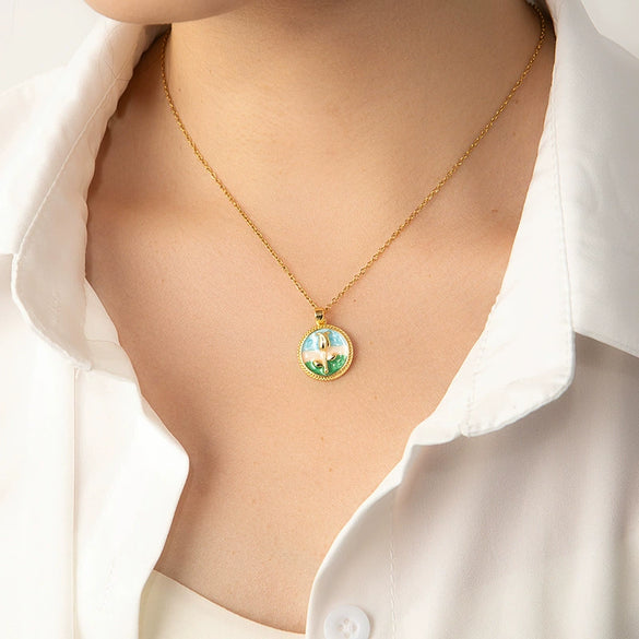 Women's Titanium Steel And Copper Necklace With French Rose Round Pendant And Electroplating Design
