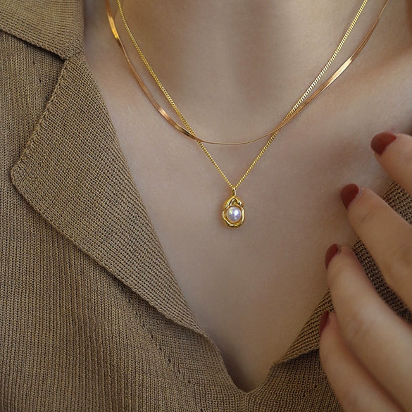 Women's Titanium Steel And Stainless Steel Double Layer Stacked Bowl Bean And Peanut Pearl Clavicle Chain With Leaf Pattern And Electroplating Treatment