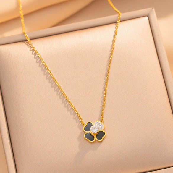 Women's Titanium Steel Clover Leaf Pendant Necklace With Round Link Chain Polished Gold Tone Electroplated Light Luxury Jewelry