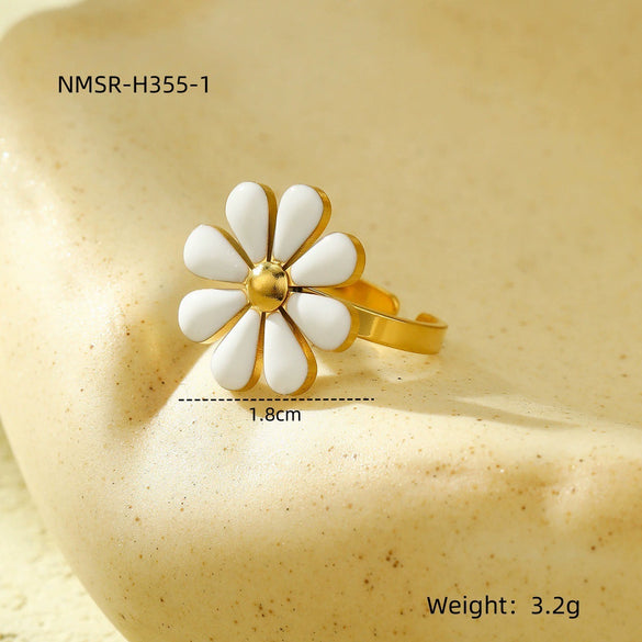 Women's Titanium Steel Daisy Flower Ring Light Luxury Style Electroplating Nonfading