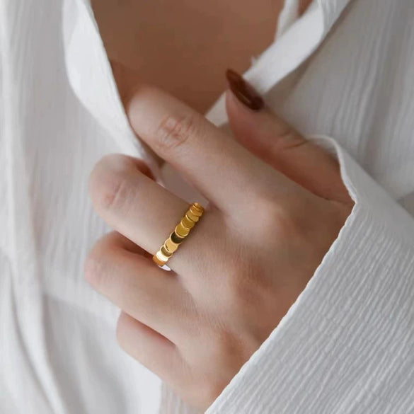Women's Titanium Steel Fish Scale Ring With Wave Pattern And Electroplated Design Fashion Sparkling Jewelry