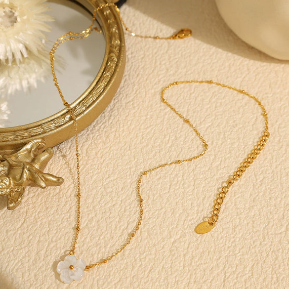Women's 316L Stainless Steel Flower Necklace Light Luxury Ins Style Electroplated