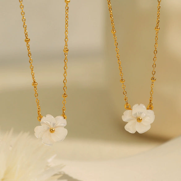 Women's 316L Stainless Steel Flower Necklace Light Luxury Ins Style Electroplated