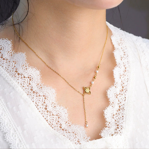 Women's Titanium Steel Fourleaf Clover Flower Tassel Necklace With Electroplating And O Word Chain