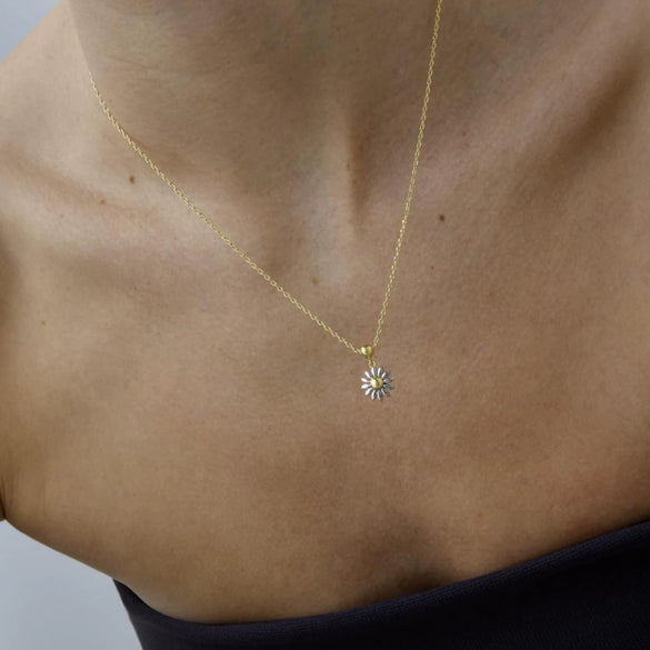 Women's Titanium Steel Geometric Cowboy Boots Pendant Necklace With Furnace Vacuum 18K Real Gold Electroplating Retro And Simple Style