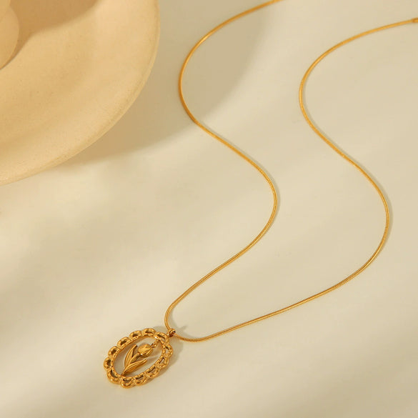 Women's Titanium Steel Geometric Flower Necklace With Diamond Inlay And Snake Bone Chain