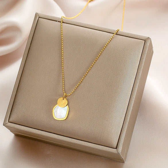 Women's Titanium Steel Geometric O Word Chain Necklace With Electroplating Light Luxury Niche Design Simple Elegant Clavicle Chain