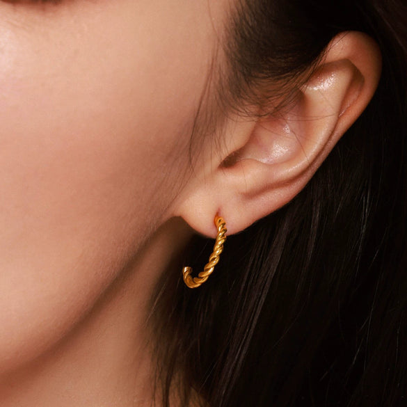 Women's Titanium Steel Geometric Pattern Cshaped Earrings With Electroplating And Cold Simple Style