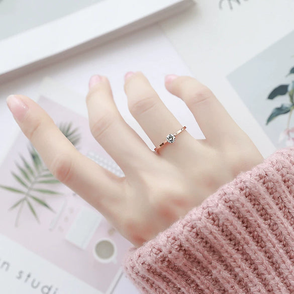 Women's Titanium Steel Geometric Six Claw Single Stone Ring Rose Gold Fine Fashion Finger Ring