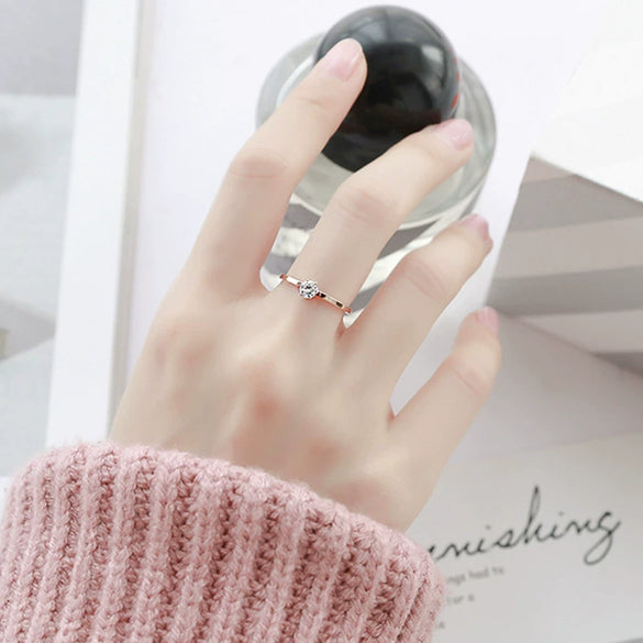 Women's Titanium Steel Geometric Six Claw Single Stone Ring Rose Gold Fine Fashion Finger Ring