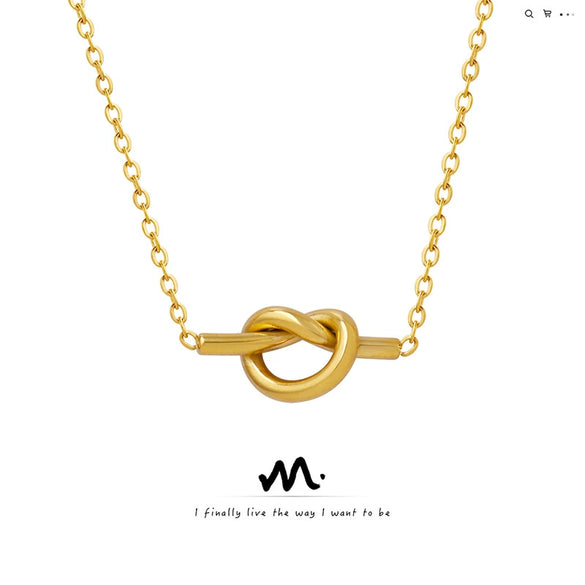 Women's 316L Stainless Steel Heartshaped Love Pendant Necklace With 18K Gold Plated Electroplating