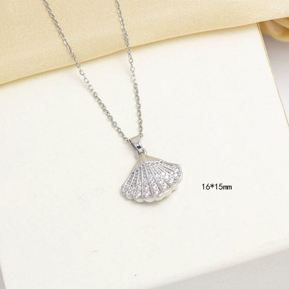 Women's Titanium Steel Jewelry With Shell Gemstones Electroplating Niche Design O Word Chain Collarbone Necklace
